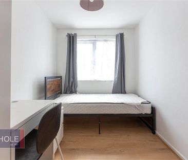 4 bedroom end of terrace house to rent - Photo 6