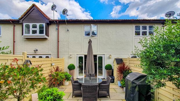 River Court, Crouchfield, Chapmore End, Ware - Photo 1