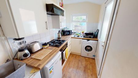 2 bedroom terraced house to rent - Photo 5