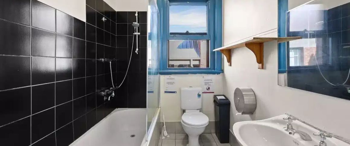 Room 11 (Non Ensuite) - Photo 1