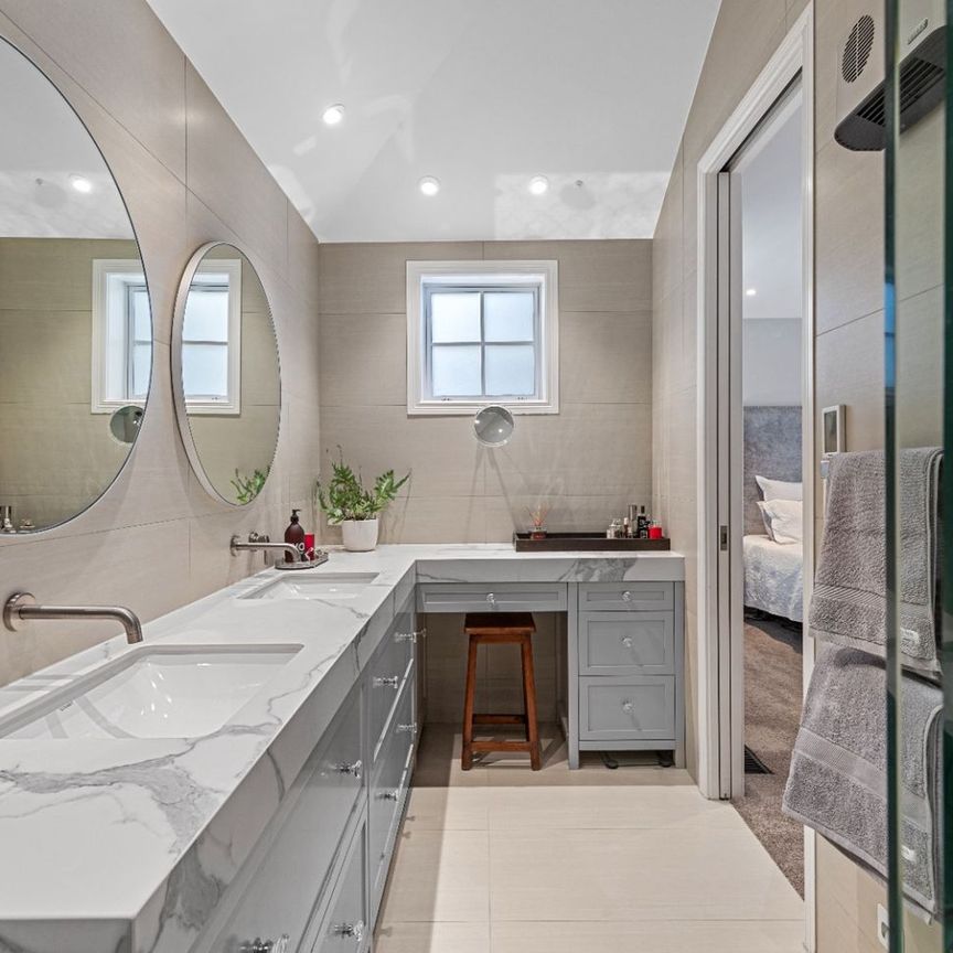 Milford stunner - Photo 1