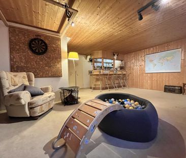 Beautiful 5.5 room family house with garden, terrace and 2 parking ... - Photo 4