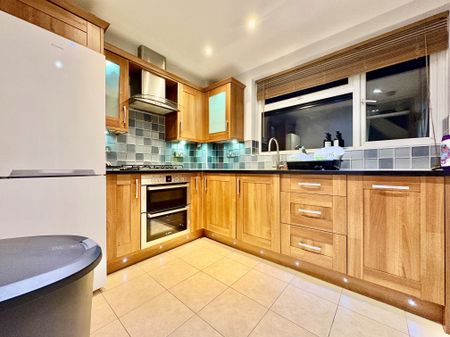 Grange Gardens, Ware - Photo 4