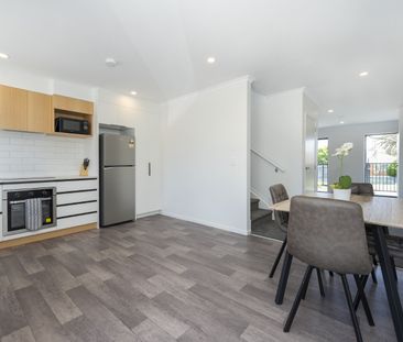 Introducing our near-new, fully furnished studio rooms for rent. - Photo 3