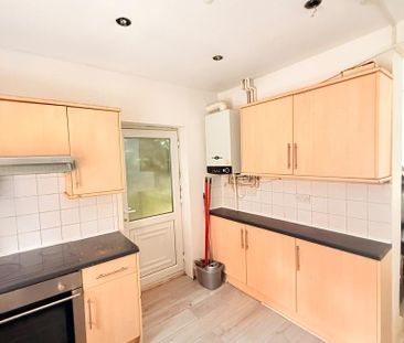 4 bedroom terraced house to rent - Photo 5