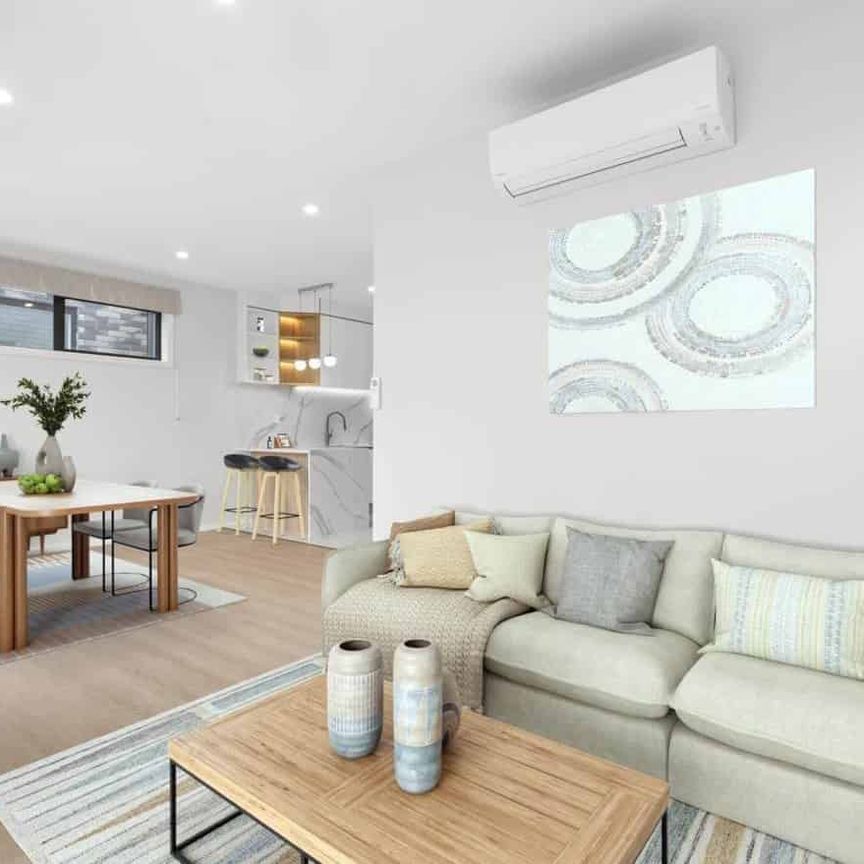 Stylish 3 Bed 2 Bath in Farm Cove - Photo 1