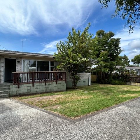 Charming 2-Bedroom Home in Quiet Otumoetai Location - Otumoetai - Photo 2