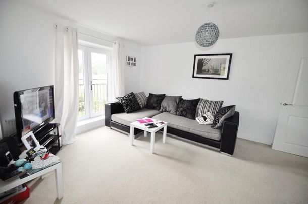 2 bedroom flat to rent - Photo 1