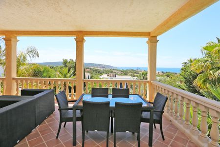 Elegant luxury villa with stunning sea views in Nova Santa Ponsa - Photo 4