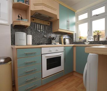 2 bedroom maisonette to rent - Photo 6