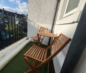 2 bedroom flat to rent - Photo 6