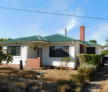 FURNISHED 3 BEDROOM HOME - Photo 1