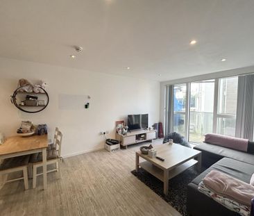 2 bedroom flat to rent - Photo 1