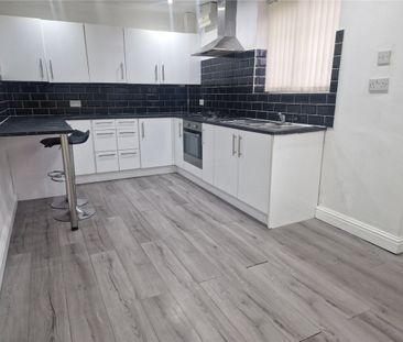 Woodsome Estate, Batley, WF17 - Photo 3