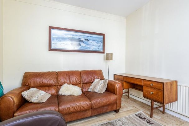 4 bedroom terraced house to rent - Photo 1