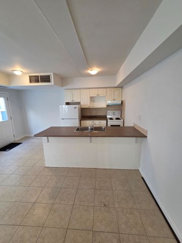 For Lease - 1898 Danforth Avenue Unit# 302, Toronto, Ontario - Photo 5