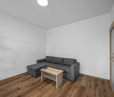 Pronájem bytu 1+1 • 42 m²Kubánské náměstí, Praha - Vršovice - Photo 1