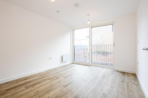 2 bedroom flat to rent - Photo 1