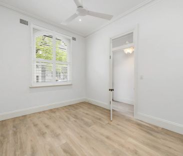 A home of style, location and size - Photo 4