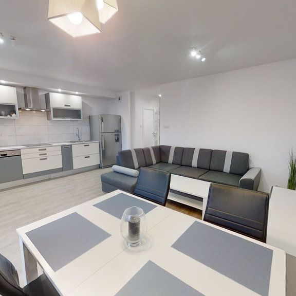 Dobry standard! 3 pokoje, klimatyzacja, parking (410106) - Фото 1