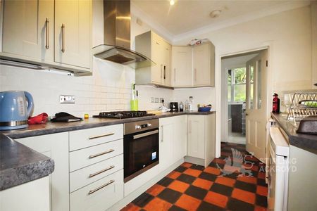 Guildford Park Road, Guildford, GU2 7NA - Photo 5