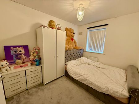 3 Bed Semi-Detached House, Argyll Way, B66 - Photo 3