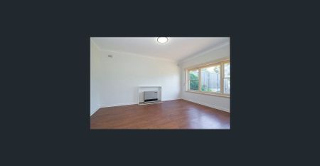 Charming Two-Bedroom Home - Photo 3