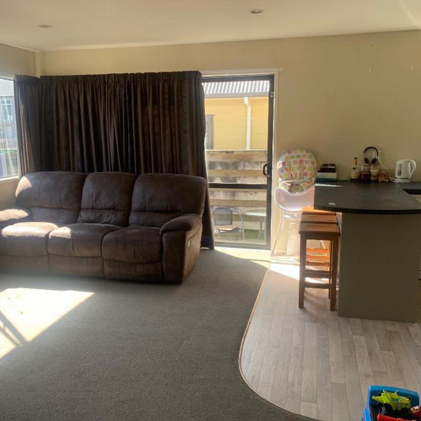 Two Bedroom - Next to Uni! - Photo 1