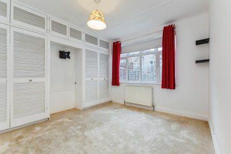 2 bedroom apartment to rent Benhill Wood Road, Sutton, SM1 - Photo 4