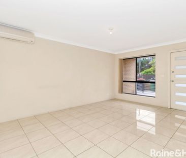 Conveniently Located Apartment - Photo 1