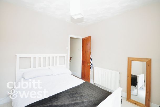 2 bedroom terraced house to rent - Photo 1