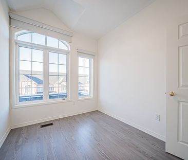 For Lease - 77 Ness Drive, Richmond Hill, Ontario - Photo 6