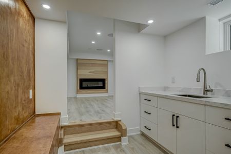 For Lease - 230 Willow Avenue, Toronto, Ontario - Photo 5