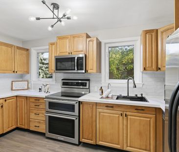 For Lease - 10 Roosevelt Avenue, Ajax, Ontario - Photo 1