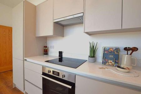 Lakeside Close, Staines-upon-thames, Surrey, TW18 - Photo 4