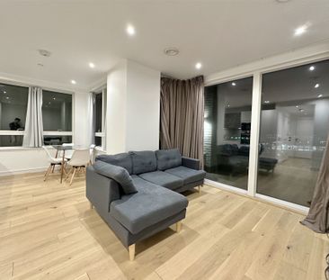 Grant Road, London - Photo 1