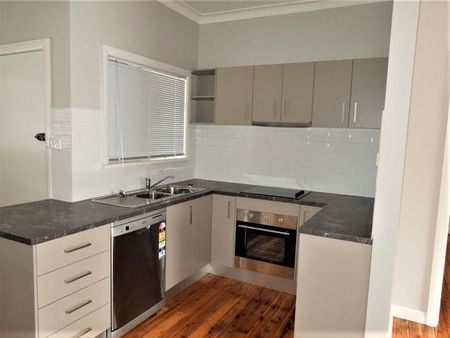 Convenient One Bedroom Beauty - Photo 5