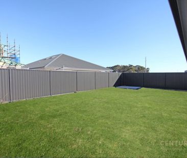 Modern Family Home - Photo 5