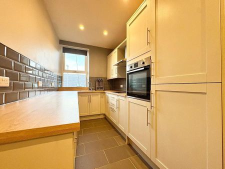 3 bedroom terraced house to rent - Photo 2