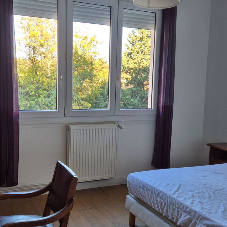 T3 Meublé de 85 m² avec balcon et loggia - secteur CORUM, - Photo 1