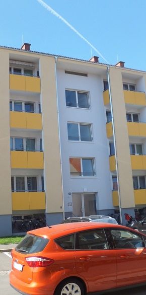 Lichtdurchflutete - 2-Zimmer-Wohnung im Obergeschoss mit Balkon - Photo 2