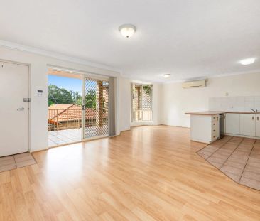 SPACIOUS INNER-CITY LIVING IN THE HEART OF KANGAROO POINT - Photo 3