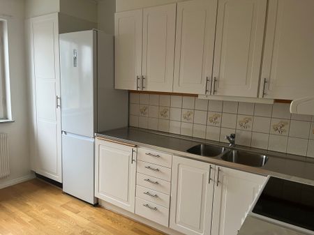 Nyhemsgatan, Katrineholm - Photo 2