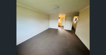 2/5 Wigan Avenue, Armidale, NSW 2350 - Photo 2