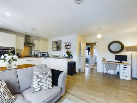 2 bedroom apartment to rent - Photo 5