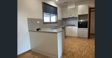 3 BEDROOM HOME SOUTHSIDE - Photo 4