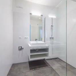 RUHIGE 2-ZIMMER WOHNUNG MIT BALKON NAHE U1! - Photo 3