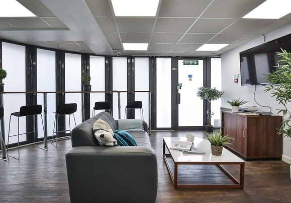 Silver En Suite - Photo 1