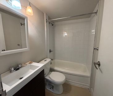420 Parkdale Ave - Photo 6