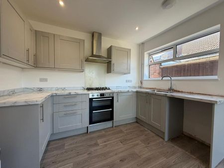 3 bedroom bungalow to rent - Photo 3